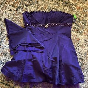 Elegant Purple Strapless Dress with Shawl
